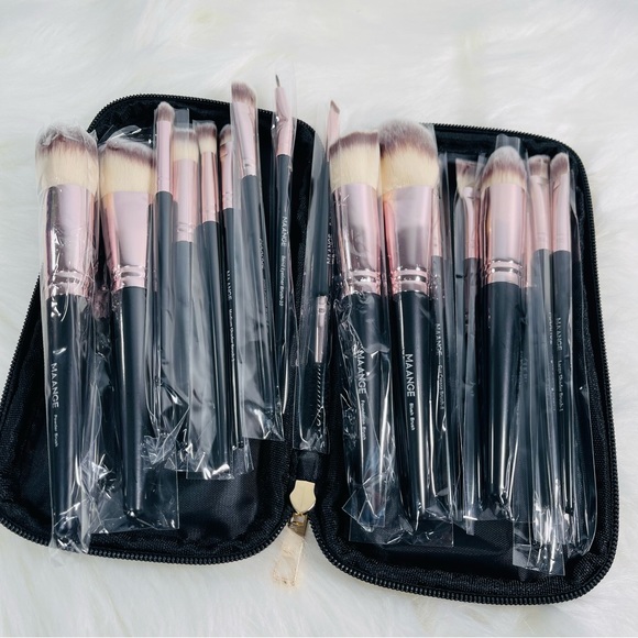 Brand New 18 Pcs Professional Makeup Brush Set/Black - Picture 8 of 11